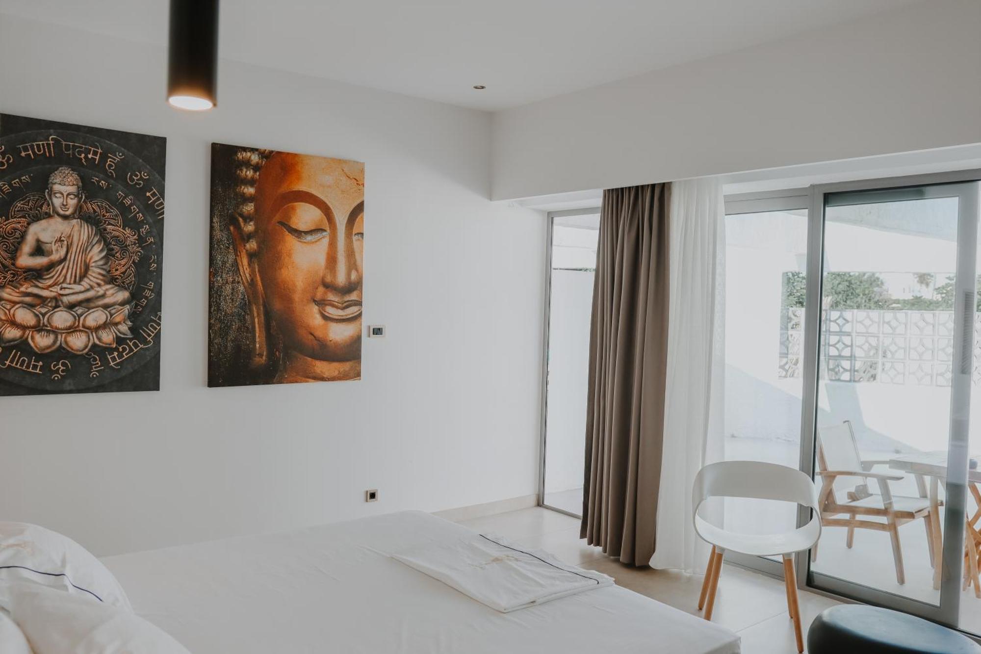 לאמפי Black Amber Boutique Hotel מראה חיצוני תמונה