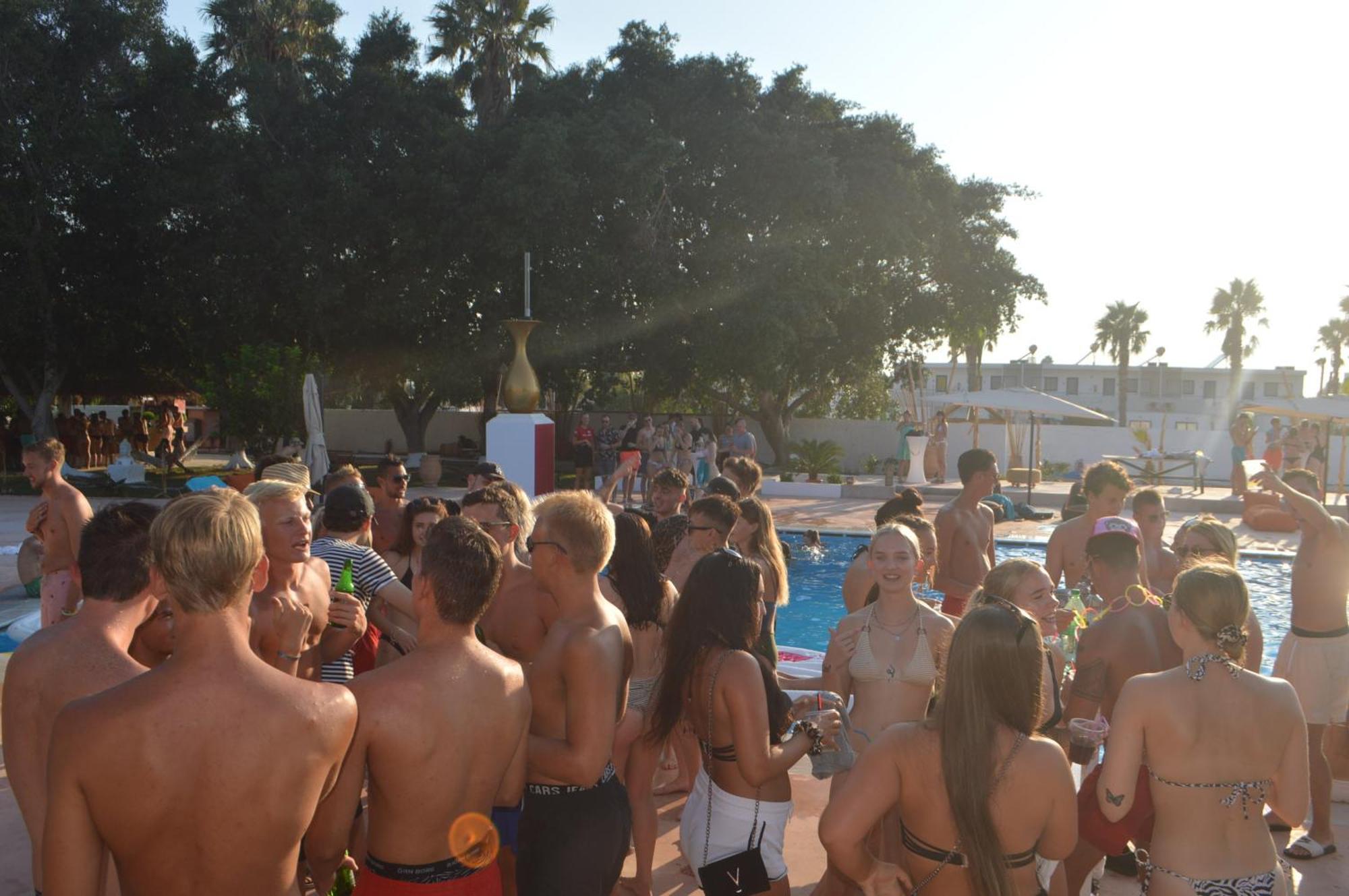 לאמפי Black Amber Boutique Hotel מראה חיצוני תמונה