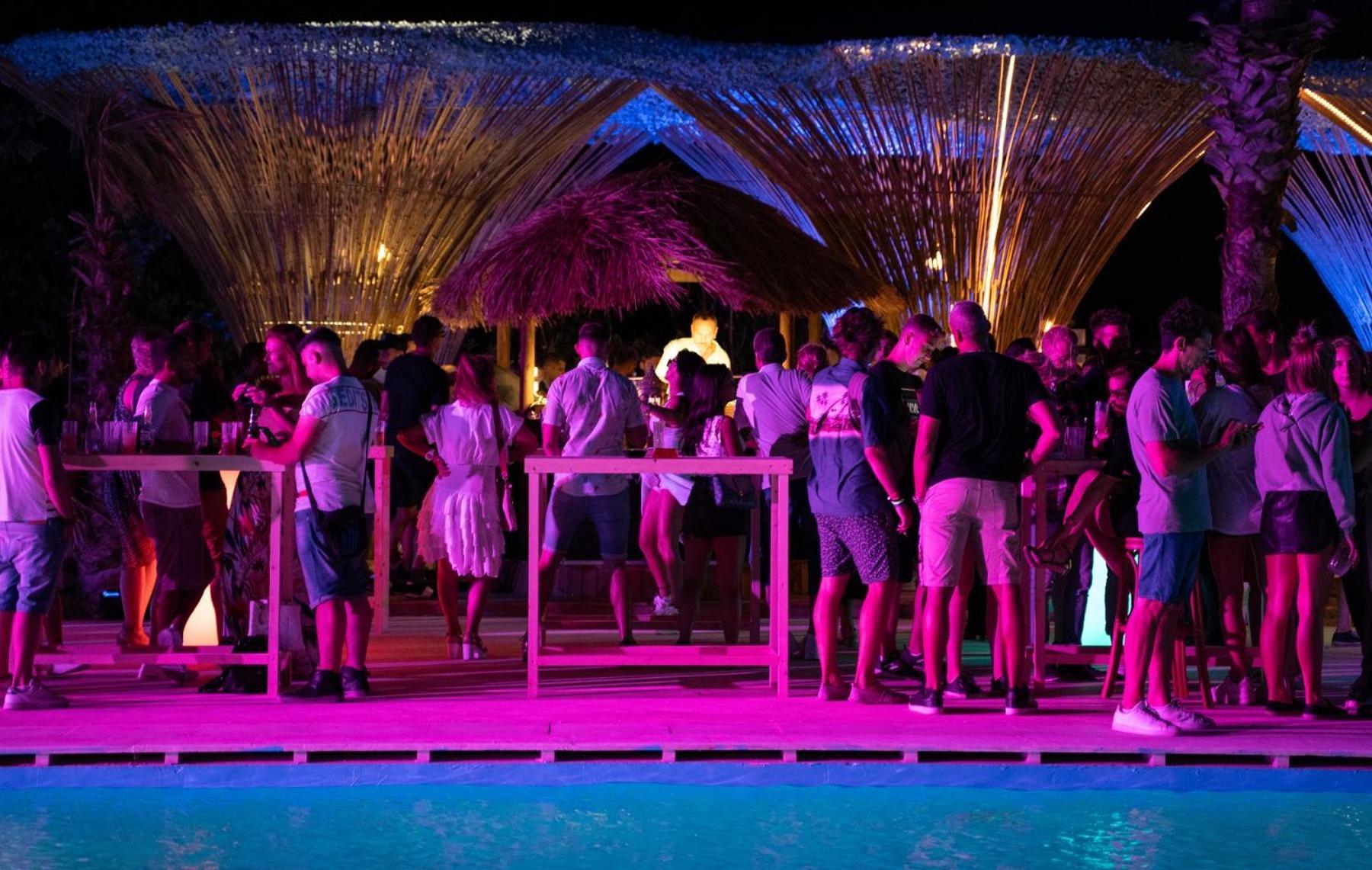 לאמפי Black Amber Boutique Hotel מראה חיצוני תמונה